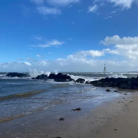 Sea View Upper Apartment *