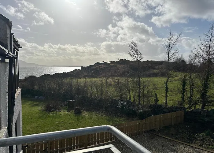 Sea View Upper Apartman *